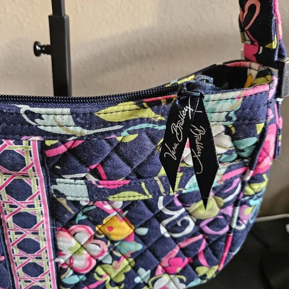 Vera Bradley Floral Quilted Shoulder Bag. - Picture 3 of 10